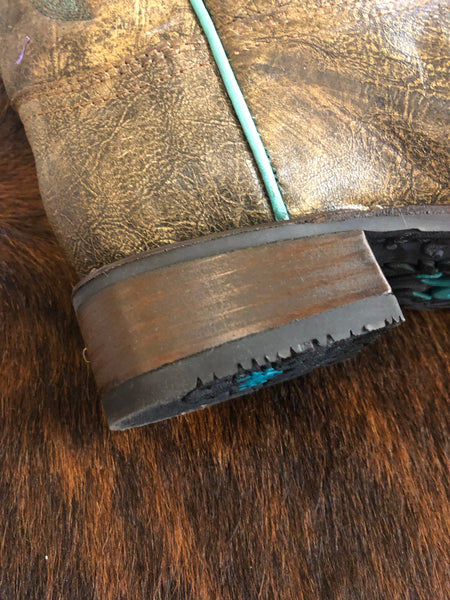 LD PEANUT EMBROIDERY WIDE SQ. TOE